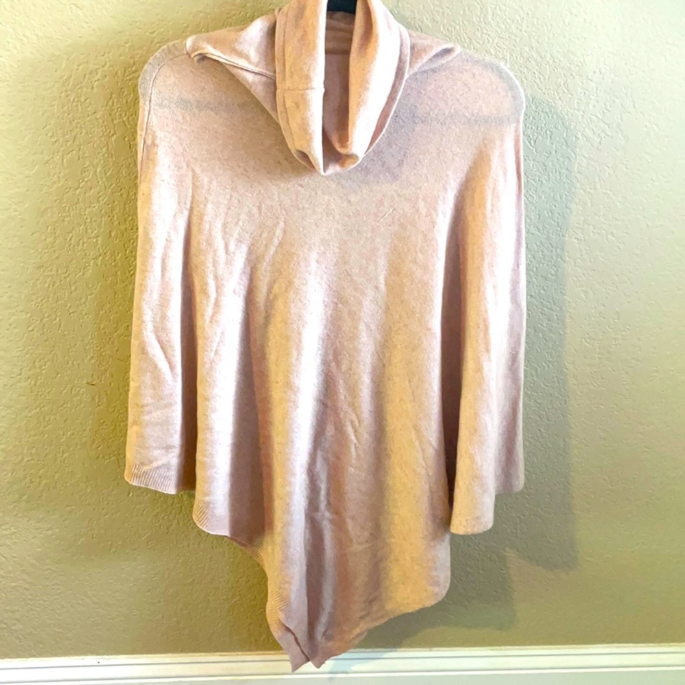 Cowl neck, Poncho